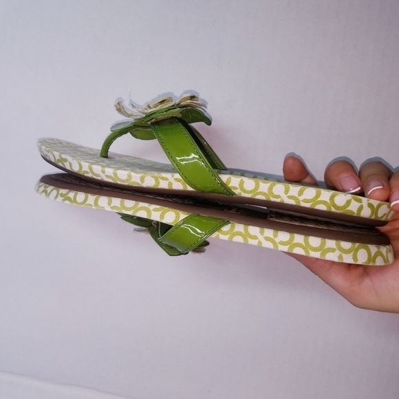 Coach‎ | Pattey Signature Thong Sandals, size 8B Green - Picture 6 of 12